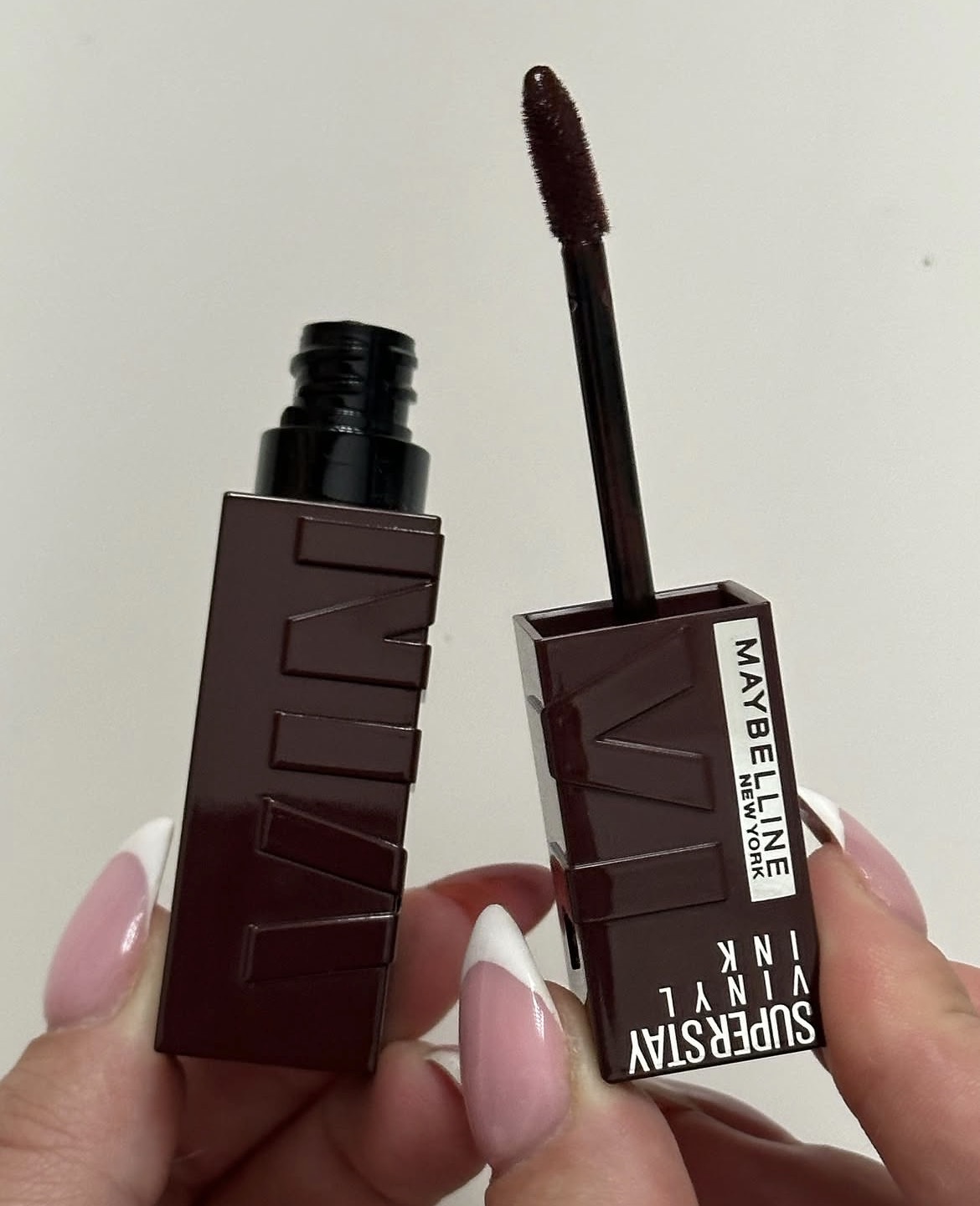 Maybelline Super Stay Vinyl Ink Royal Lipcolor Review